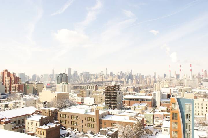 1 King Bed City View (8 of 14)