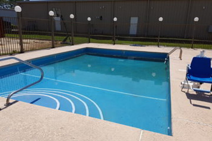 Pool 25 of 29