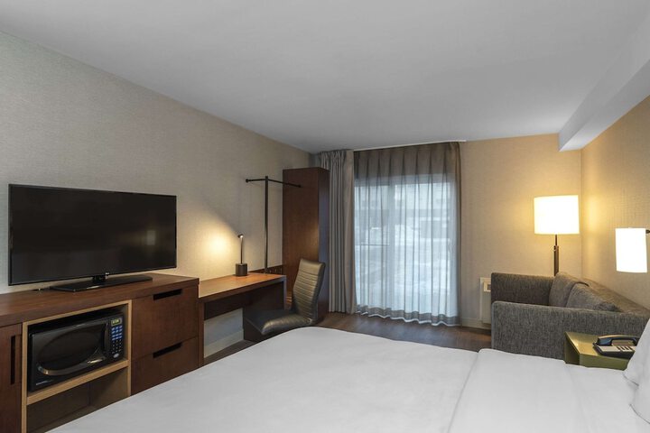 Room 18 of 90