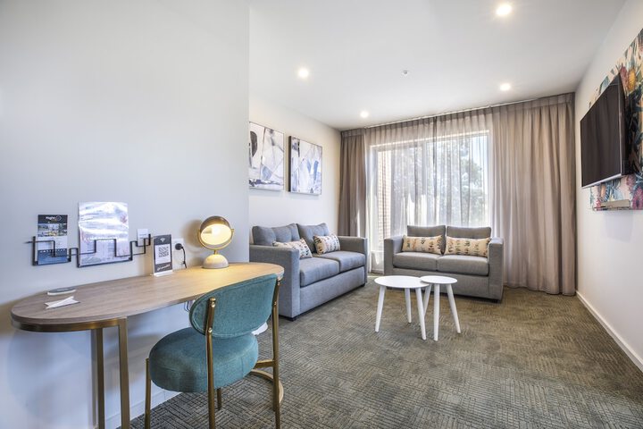 Room 33 of 74