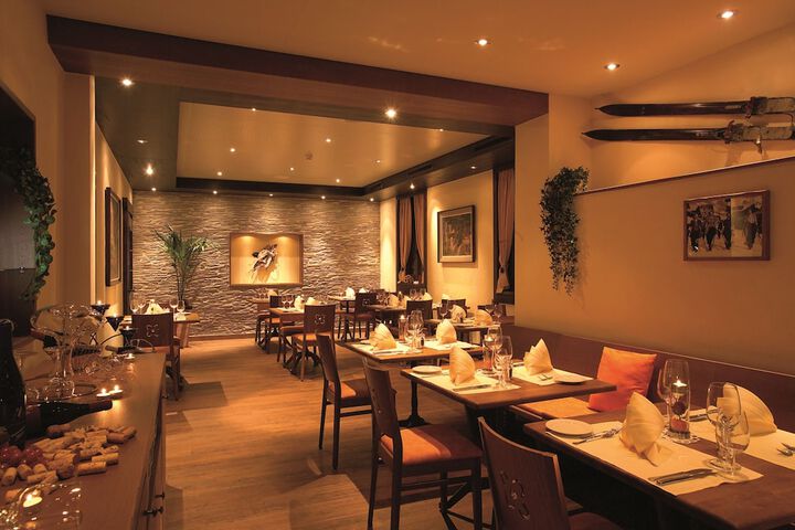Dining 66 of 97