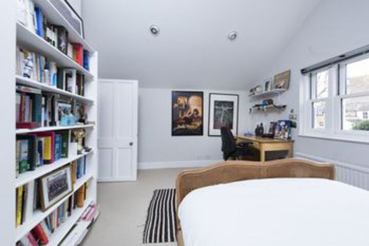 Room 11 of 23