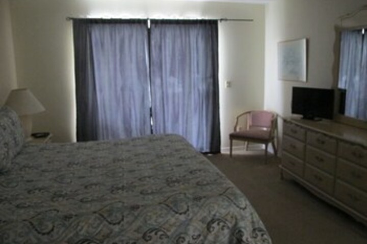 Room 65 of 291