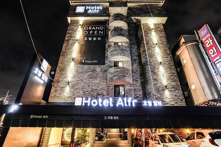 Hotel 10 of 84