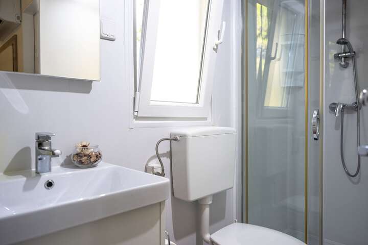 Room 16 of 27