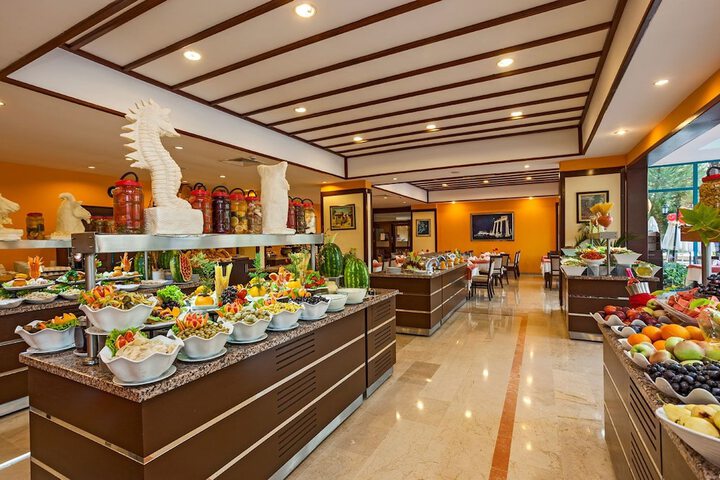 Dining 72 of 89