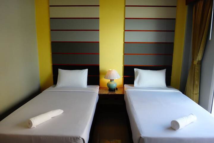 Room 4 of 39