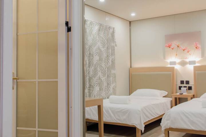 Room 5 of 13
