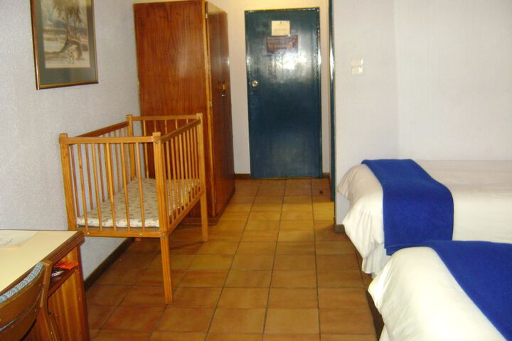 Room 8 of 32