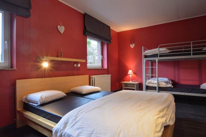 Room 3 of 29