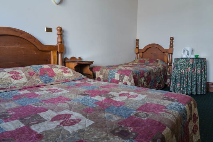 Room 8 of 28