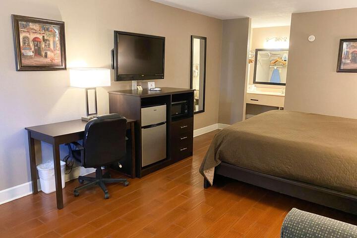 Standard | King Bed (11 of 21)