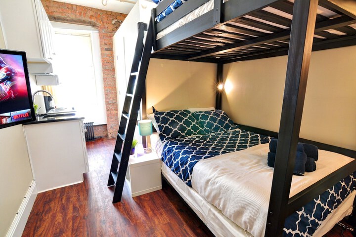 Room 43 of 214