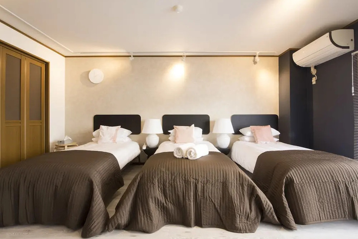 Room 2 of 26