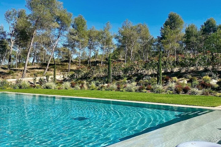 Pool 32 of 50