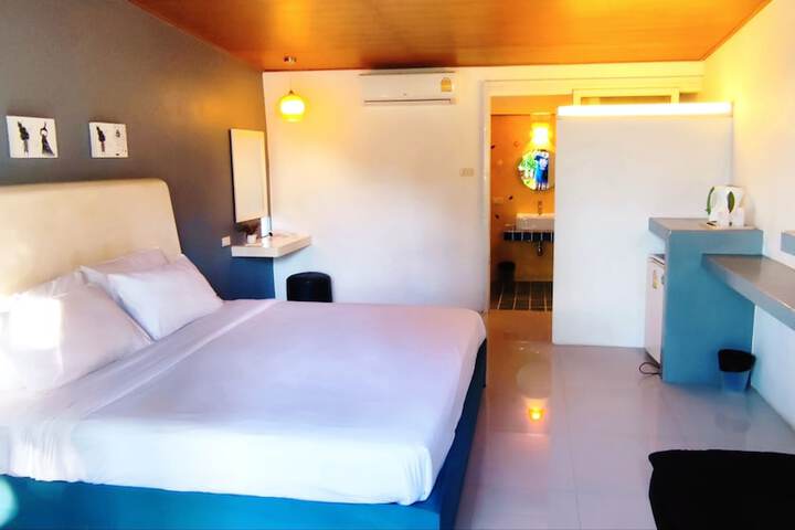 Room 10 of 68