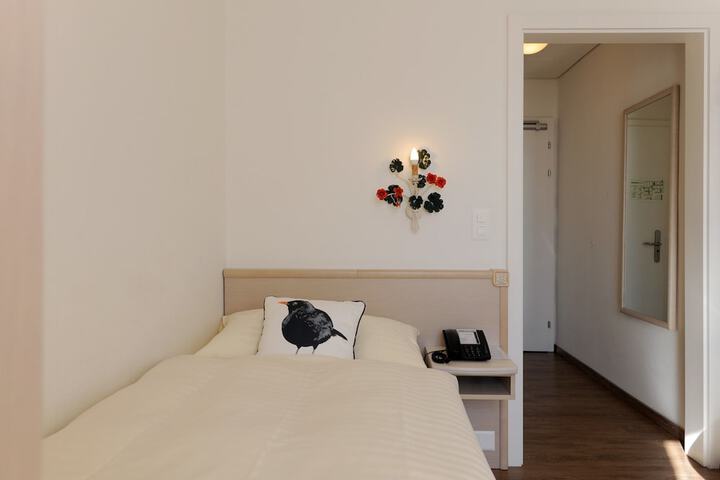 Room 5 of 37