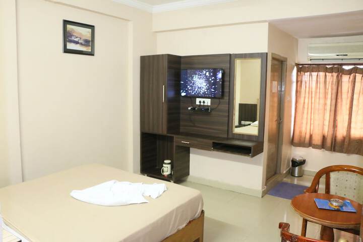 Room 13 of 35