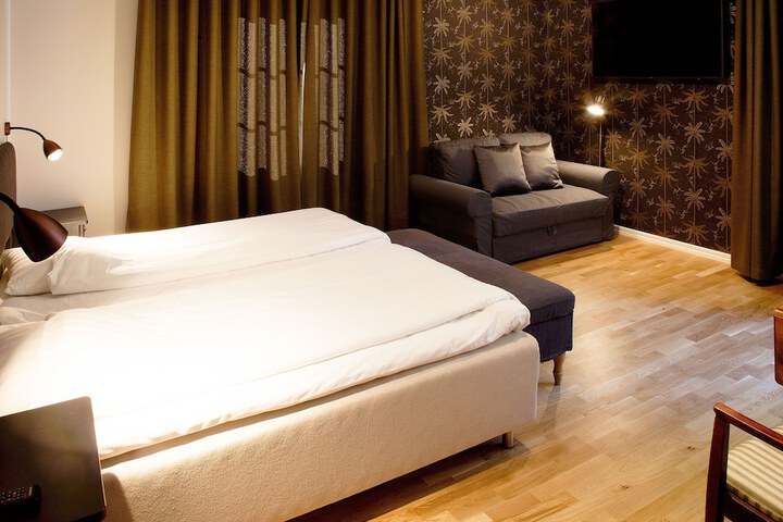 Room 8 of 64