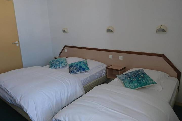 Room 16 of 71