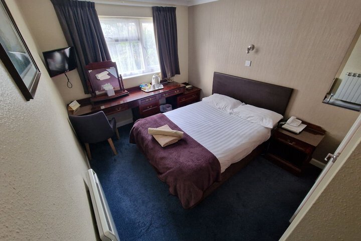 Room 17 of 36