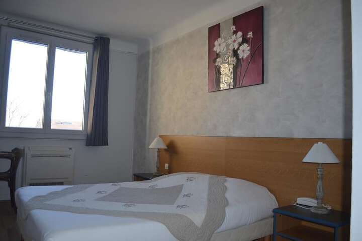Room 3 of 25