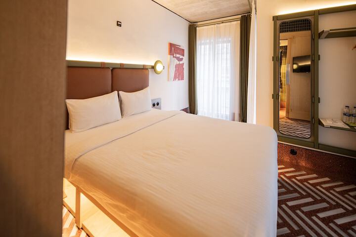 Room 15 of 41