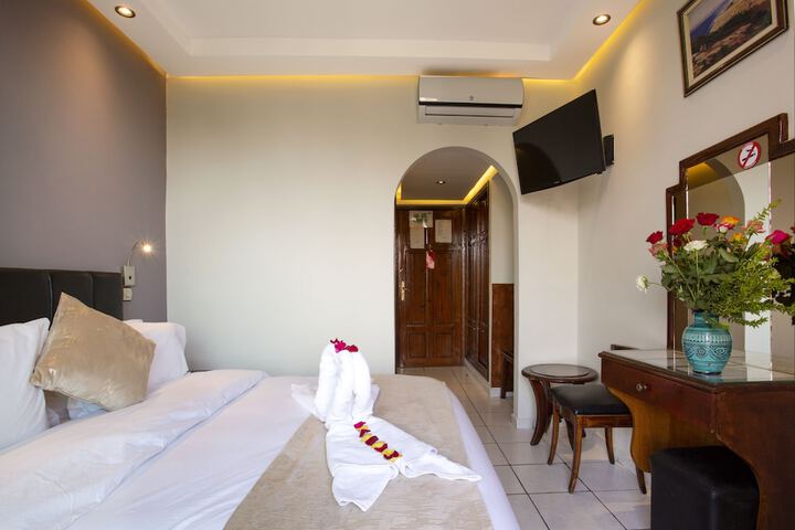 Room 10 of 36