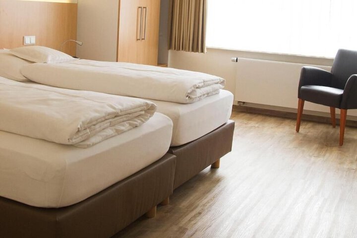 Room 2 of 11