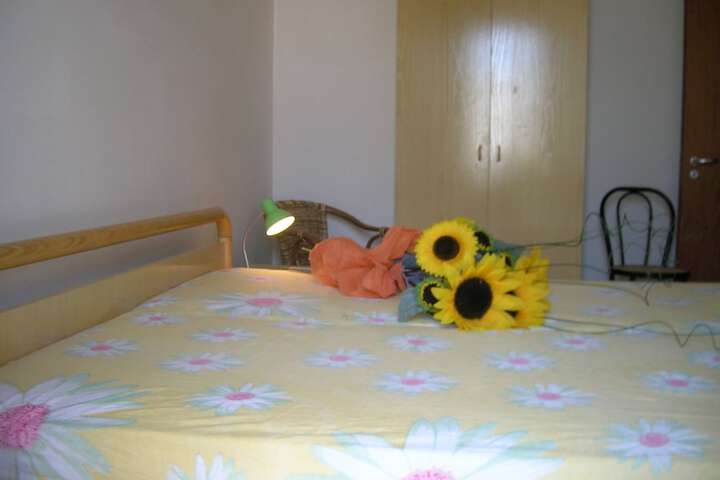 Room 3 of 68