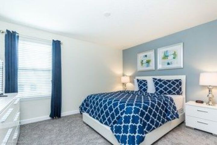 Room 10 of 25