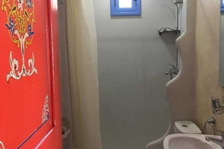 Room 48 of 74