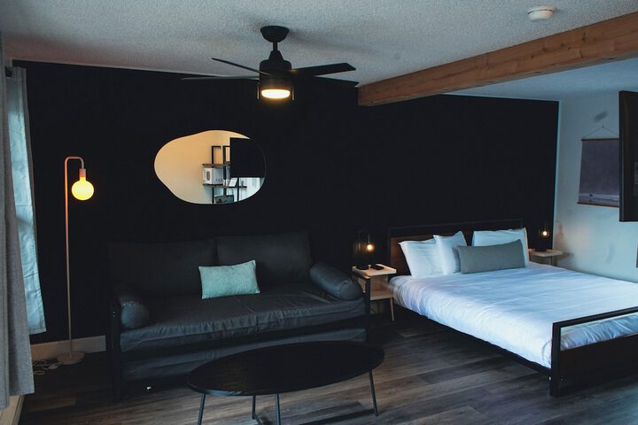 Room 4 of 11