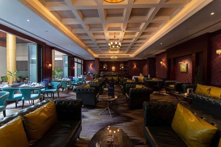 Lounge 50 of 60