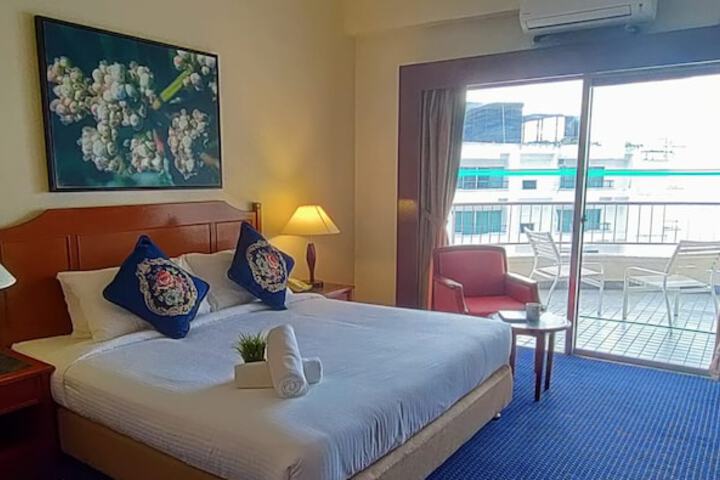 Room 196 of 650