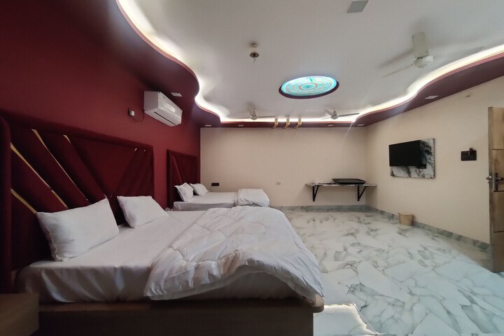 Room 2 of 22