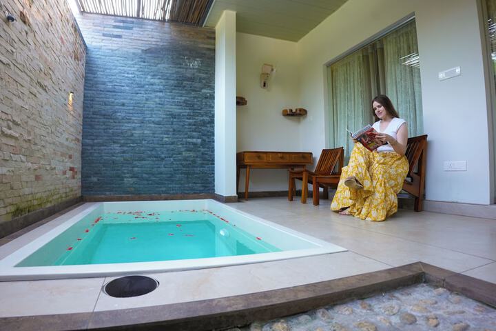 Pool 30 of 55