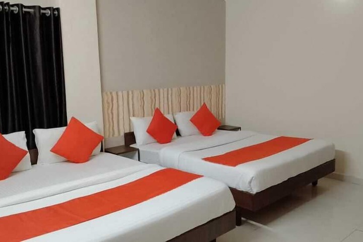 Room 3 of 7