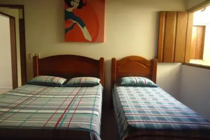 Room 5 of 10