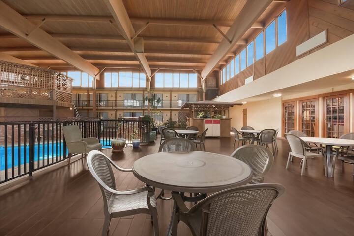 Hotel with Pool