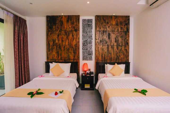 Room 7 of 298