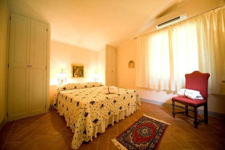 Room 3 of 45