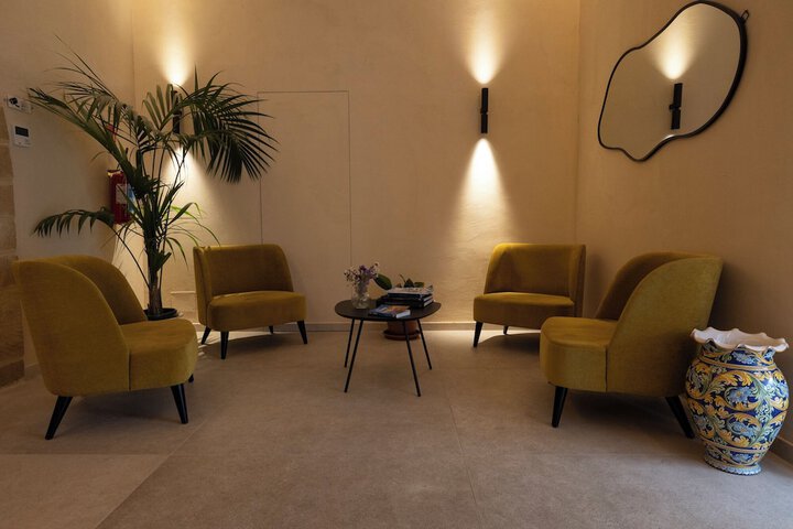 Entrance & Lobby