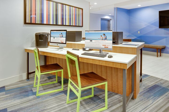 Business Center 56 of 71