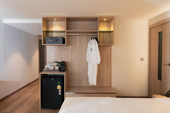 Room 10 of 136