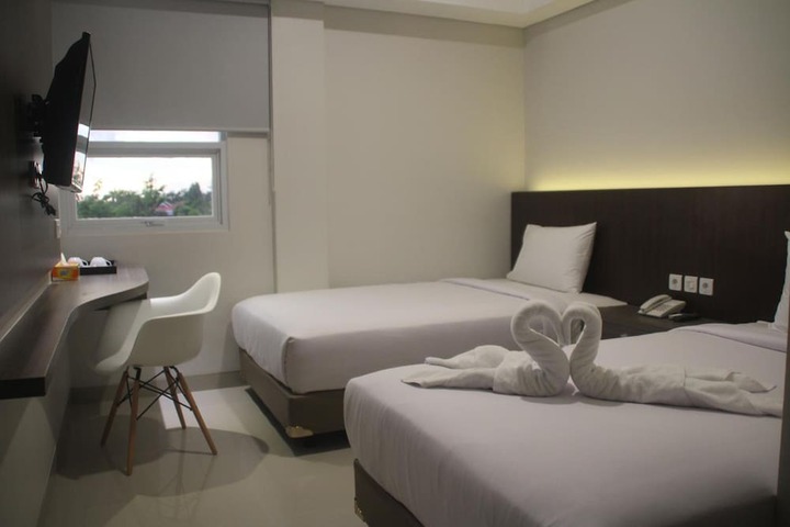 Room 26 of 77
