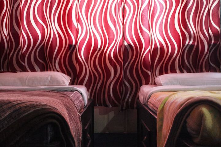 Room 13 of 28
