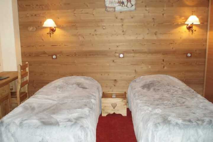 Room 2 of 19