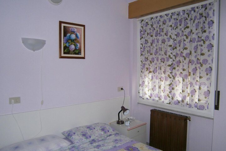 Room 3 of 46