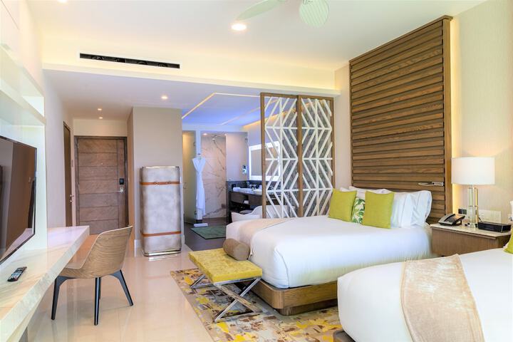 Room 4 of 142